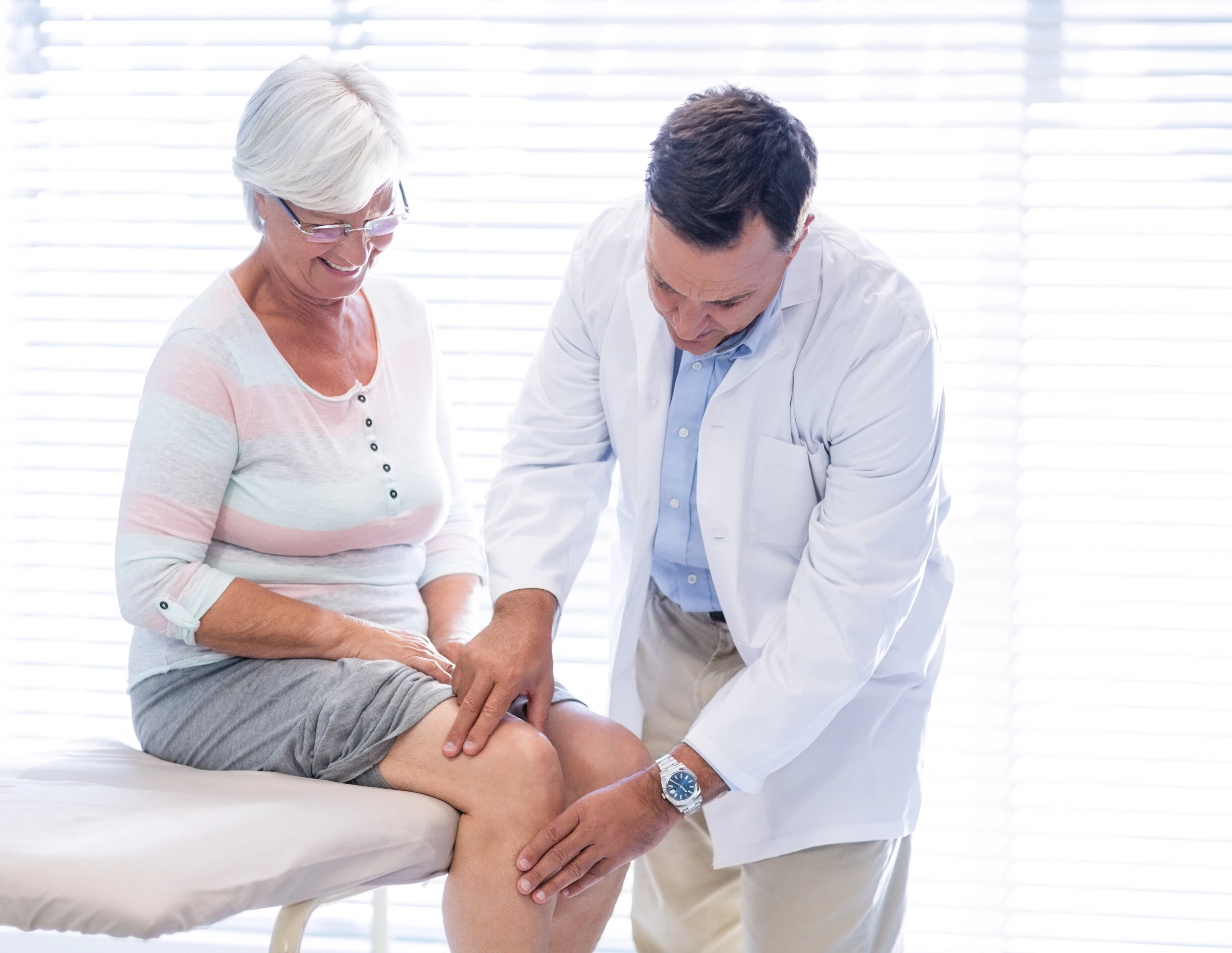 Durch Arthrose bedingte Knie OP: sinnvoll <em>und patientenindividuell behandeln lassen</em>